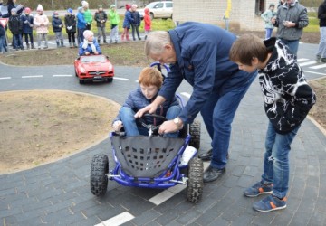 Bērnu autoskolas apmācību laukuma atklāšana Kūku pagastā
